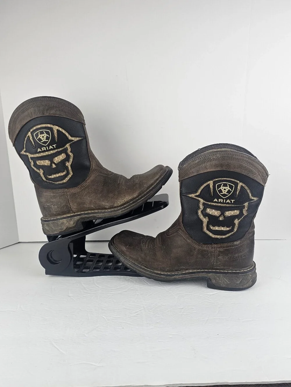 Ariat Boy's Workhog XT VenTEK™ Square Toe Boots Skull Size 5.5 Farm Barn Work